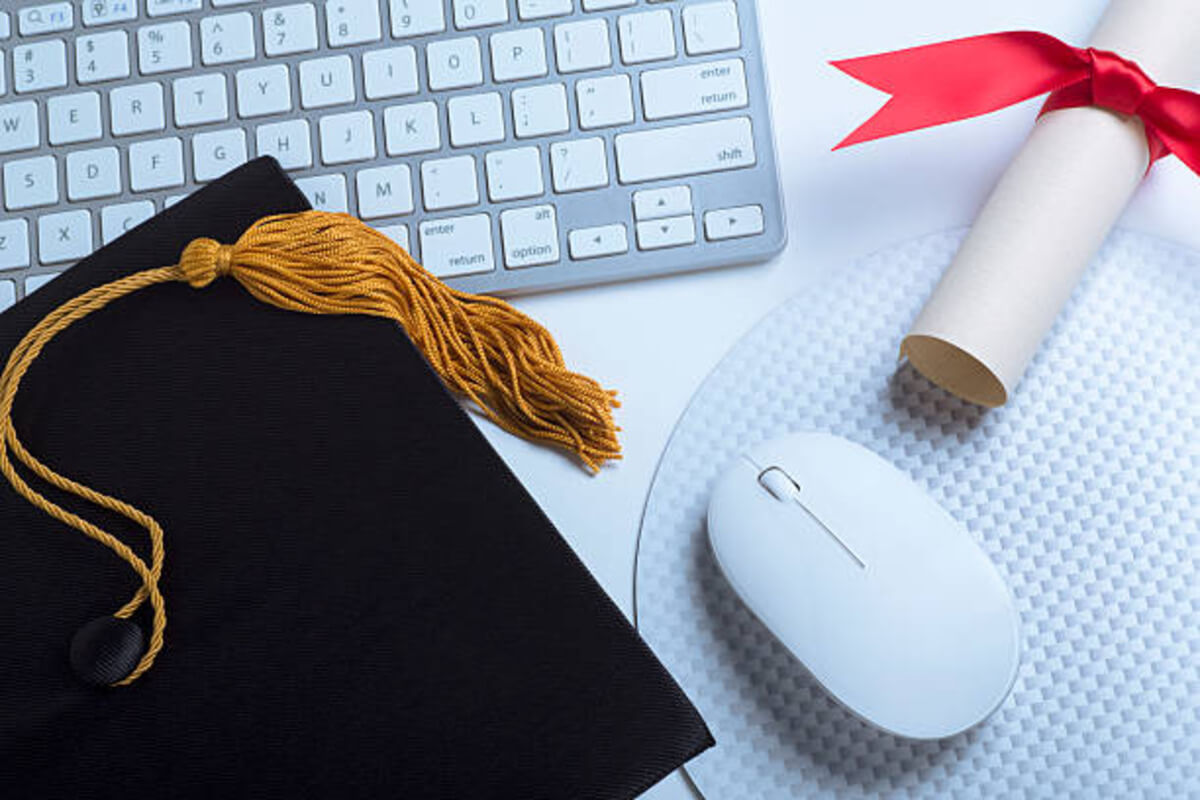 11 Top Schools for Online Business Management Degrees